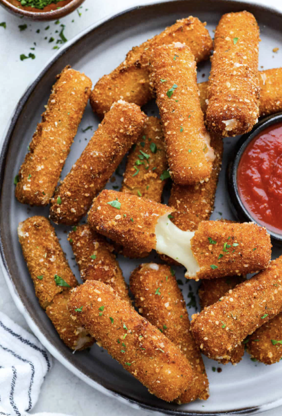 Crispy Mozzarella Cheese Sticks