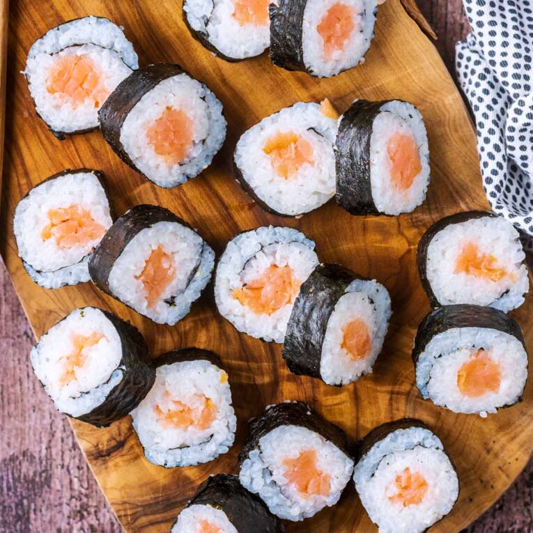salmon-maki-featured