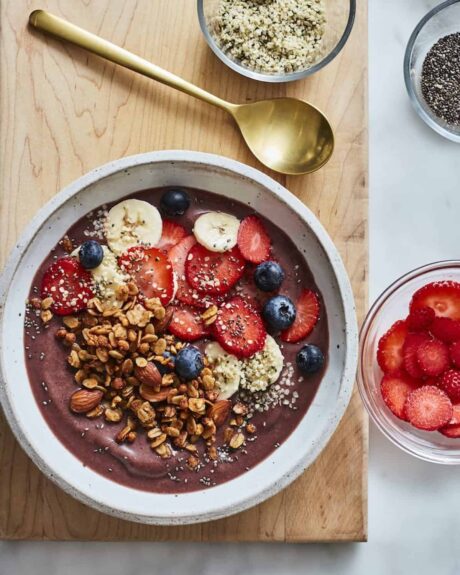 Acai Bowl With Granola