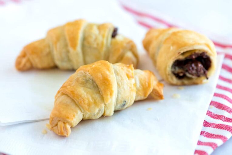 Easy-Chocolate-Croissant-Recipe-1-1200.jpg